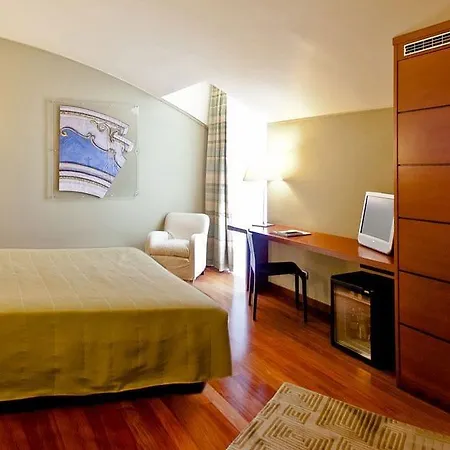 Rossini Al Teatro 4* إمبيريا