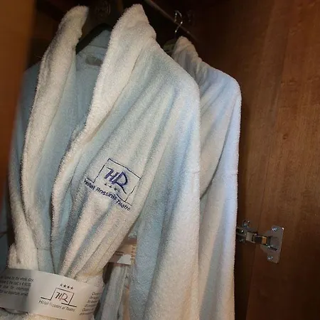 Rossini Al Teatro فندق 4*