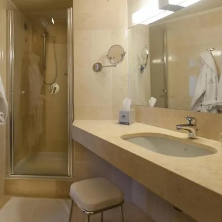 Rossini Al Teatro 4* إمبيريا