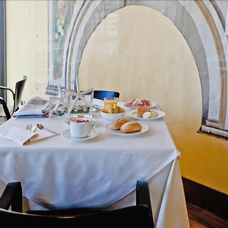 Rossini Al Teatro Hotel