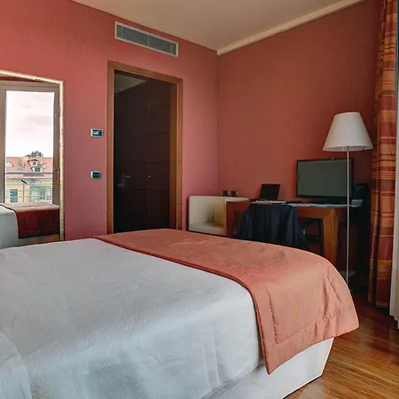Hotel Rossini Al Teatro 4*