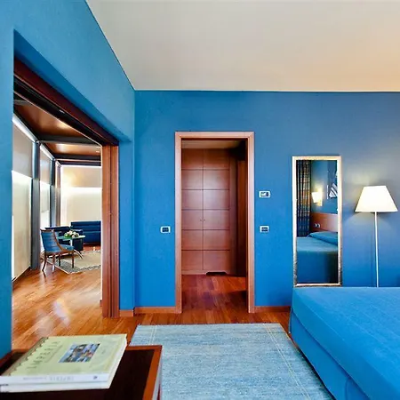 Rossini Al Teatro מלון 4*