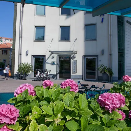 Rossini Al Teatro 4* אימפריה